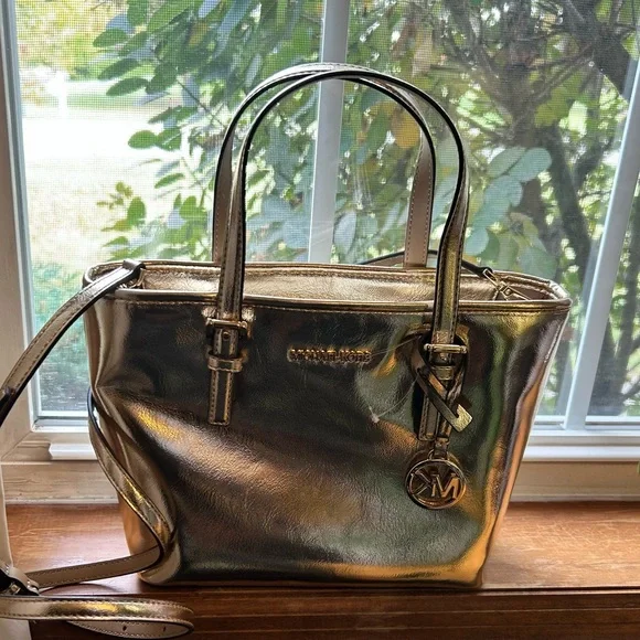 New Michael Kors Metallic Gold Top Zip small Tote. - Picture 3 of 3